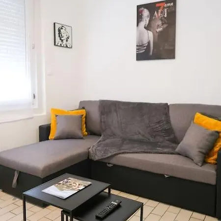 Les Chevalets Iv Lens